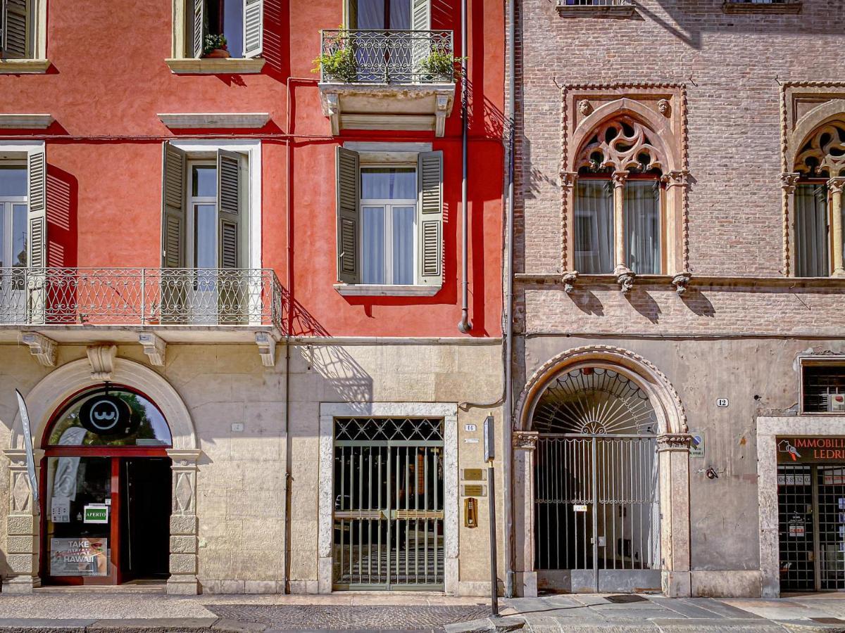 Hotel Tra Piazza Erbe E Piazza Bra Raffinata Maison Verona Exterior foto